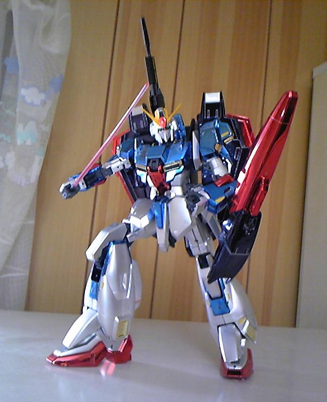 MG　メッキコーティングver.セット MG 1/100 Zガンダム コーティングバージョン | バンダイによる